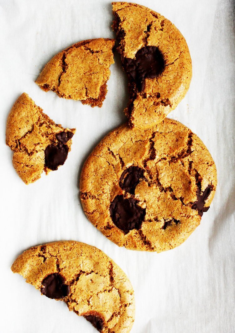 Vegan Salted Chocolate Chip Cookies: Pack of 4 - Nuthatch Local Baked Goods